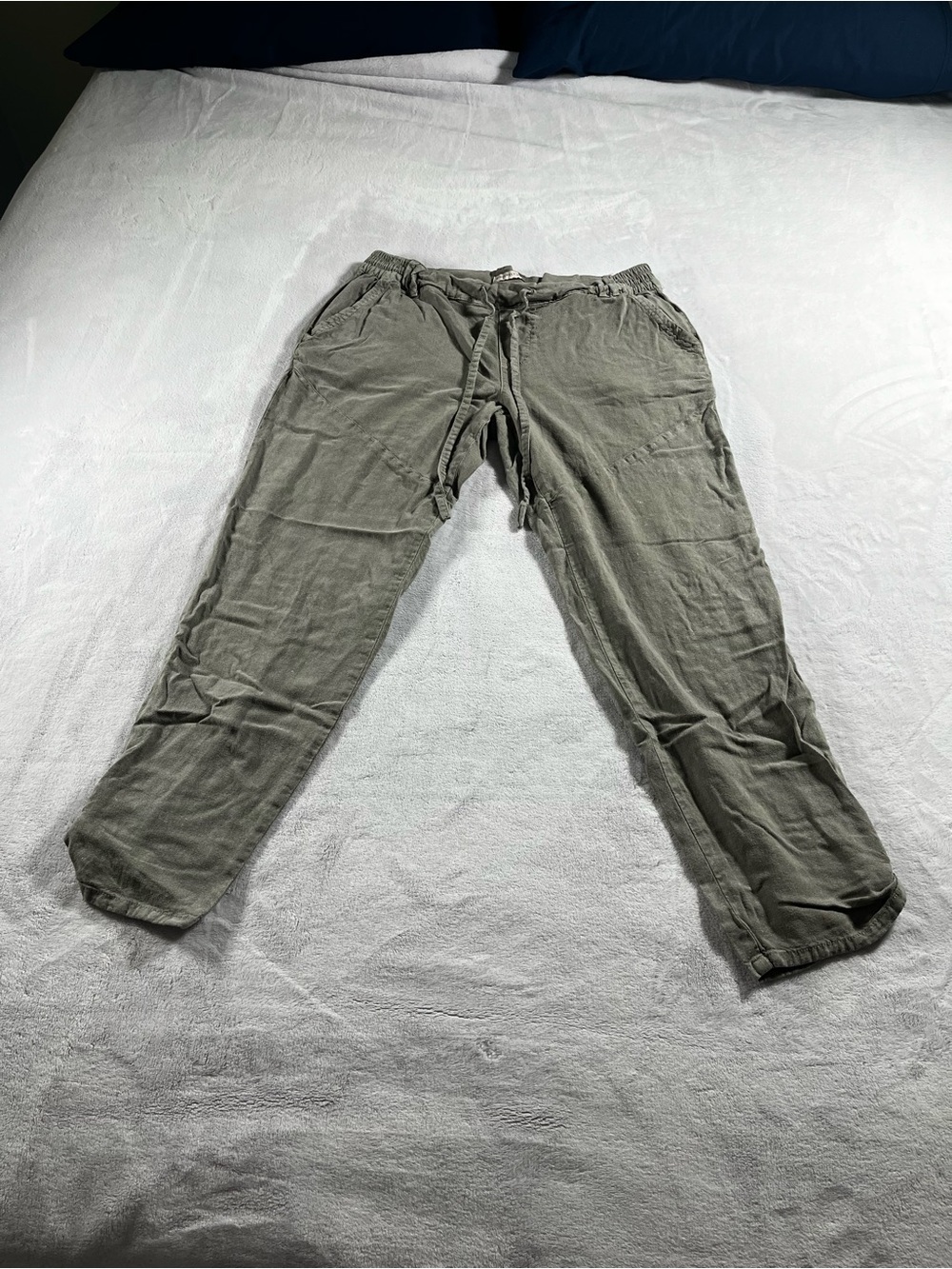 Sincerely Jules Women’s Lightweight Rayon Blend pants button ankle Size Medium